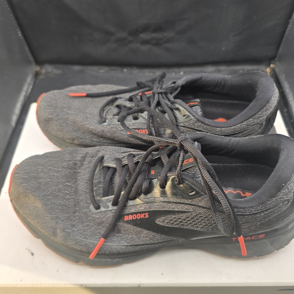 Brooks Black‎ and Red Athletic Shoes